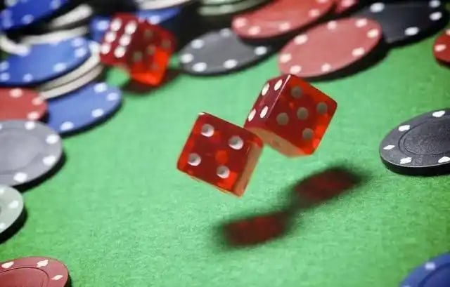 Layar deposit aplikasi persidentoto menampilkan pilihan DANA, OVO, GoPay, ShopeePay, LinkAja, QRIS, BCA, Mandiri, BRI, dan BNI